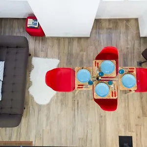 Miniloft Rosso · Mini-loft Centro. Wifi&aria Condizionata Appartamento Sanremo