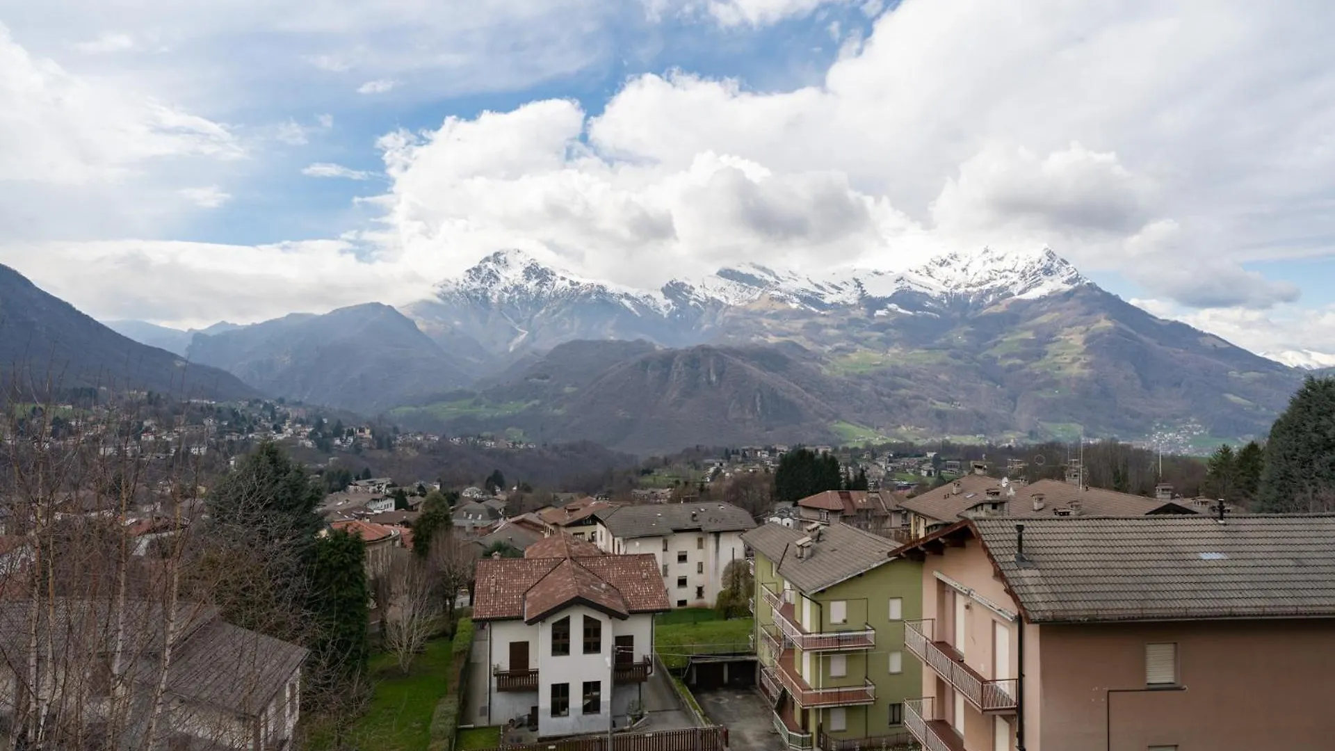 Your Perfect Stay In Cassina Valsassina Italia